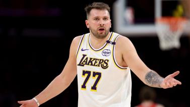 中场核心跑动全场第一，数据炸裂