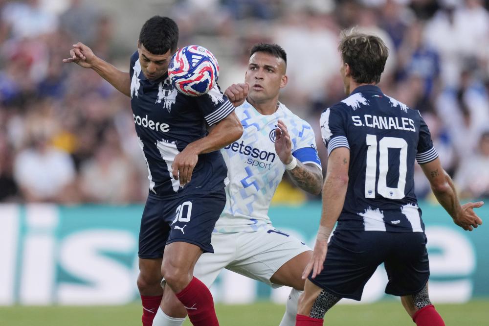 吉拉西无缘2025非洲足球先生奖，他的哥哥在社媒表达不满